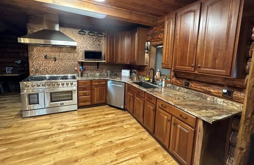 Coudersport Cabin | Private Luxury Cabin for Cherry Springs - Game Rm