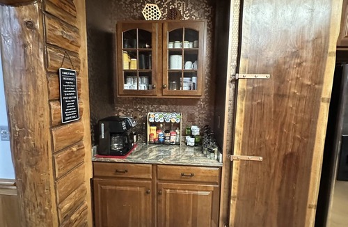 Coudersport Cabin | Private Luxury Cabin for Cherry Springs - Game Rm