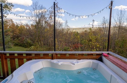 Naples House | Private Naples Retreat | Near Wineries | Hot Tub