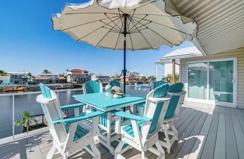 Spring Hill Cottage | Private Pool & Dock: Old Florida Waterfront Home