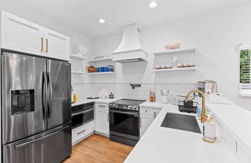 Central Fort Lauderdale House | Private Pool + Firepit + Beach Gear | Short Drive to Beach + Las Olas | Al Mare