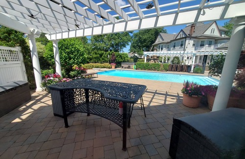 Rockville Centre House | Private Pool House with Loft Arrangement Walking distance to town!