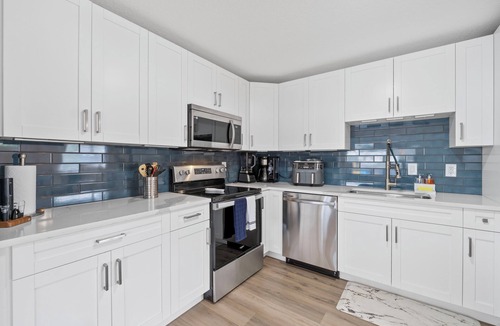 Pinellas Park House | Private Pool & Tiki Bar Near Madeira Beach