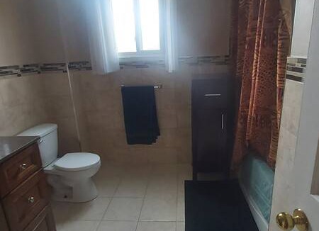 Central Erin Mills Resort | Private room ∙ 1 guest