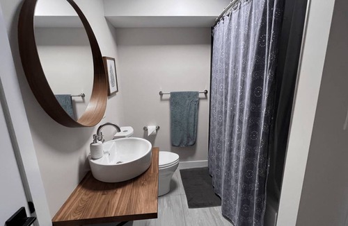 London Resort | Private room ∙ 1 guest