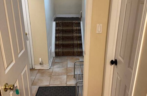 Central Erin Mills Resort | Private room ∙ 3 guests