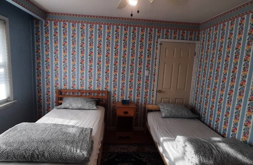 Etobicoke House | Private room in etobicoke , private entrance , private washroom