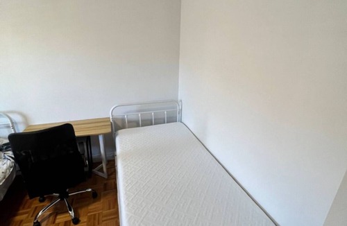 Downsview House | Private room, with dedicated bed (Room B)