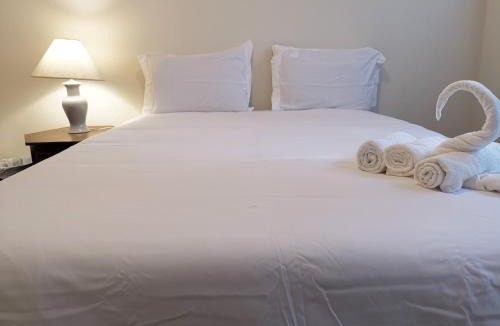 Bayview Woods - Steeles House | Private Rooms in House in North York Shared Kitchen