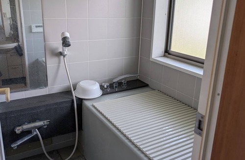 Numazu House | Private rooms in togo beach side house