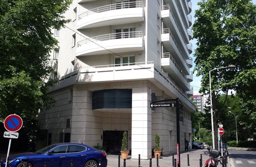 Gambetta Apartment | Private Studio La Defense