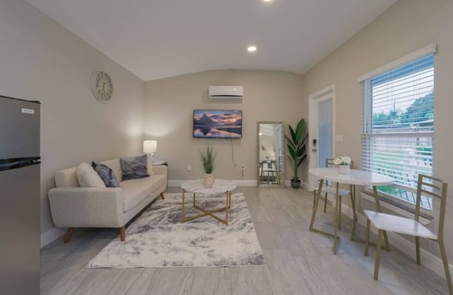 Azalea Park Apartment | Private Studio near parks & DNTN