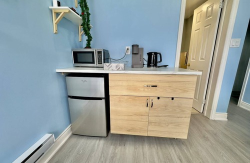 Runnymede House | Private Toronto Guest Room
