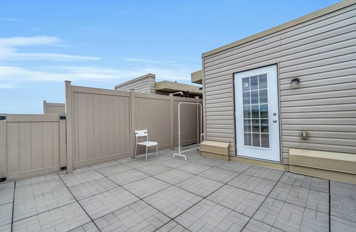 Downsview House | Private townhome with free private parking