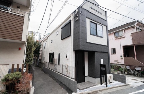 Shinjuku Villa | promotion 新宿别墅 全新3层楼独栋别墅 家的感觉 3卧室1厅 最大7人Brand new 3-story detached villa with a homey feel 3 rooms max 7P 近商圈 设备齐全 直达新宿 银座 涉谷 上野 表参道 品川