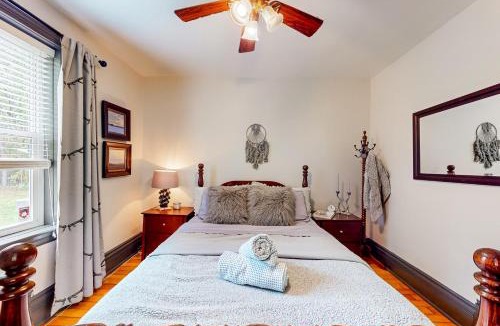 The Blue Mountains Apartment | Pura Via: Zen Veranda - Suite A - Bed and Breakfast