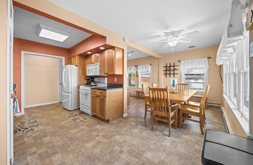 Town of Torrey House | Quack of Dawn - Charming, Pet Friendly, Seneca Lake Retreat!