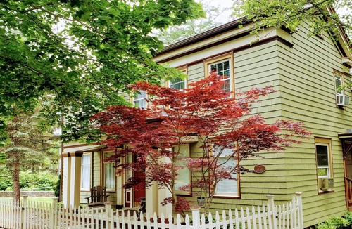 Wellsboro House | Quaint & Cozy Guest House on Main St., park & walk downtown, Wi-Fi available.