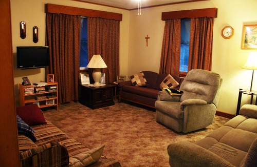 Coolspring House | Quaint & Quiet 90 Acre Farmhouse