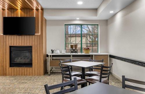 Brewerton Hotel | Quality Inn Brewerton - Syracuse Oneida Lake Area