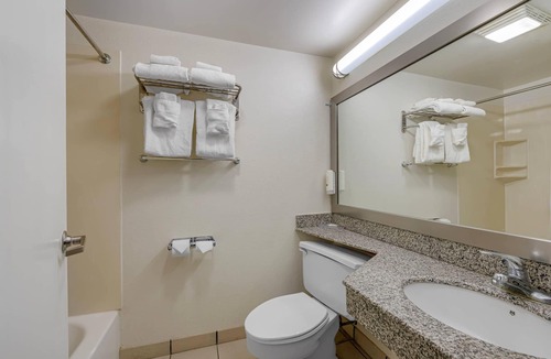 Enola Hotel | Quality Inn Enola - Harrisburg
