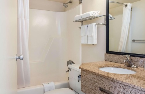 Indiana Hotel | Quality Inn & Suites Indiana South