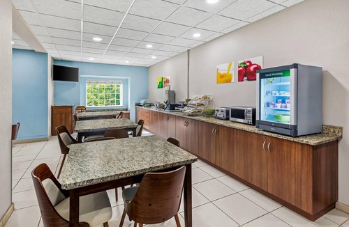 Meadowlands Hotel | Quality Inn & Suites