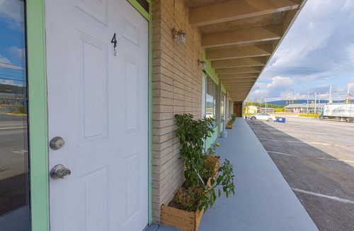 Breezewood Apartment | Queen Bed|Smk|Breezewood