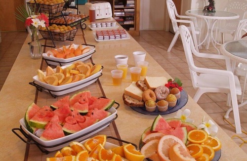 Little Torch Key Hotel | Queen Studio w/Kitchen, Pool & Beach Access | Breakfast Included