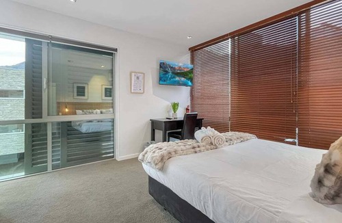 Queenstown Resort | Queenstown Studio with Lake & Mountain Glimpses