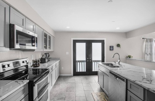 Silver Spring House | Quiet 7BR Silver Spring