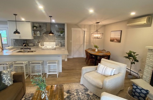 Southampton House | Quiet and cozy retreat nestled among the trees and close to the beach.
