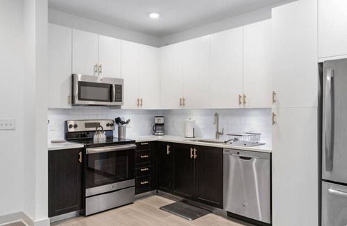 Forest Park Condo | Quiet Comfort & Urban Style: 2-Bedroom Condo 31
