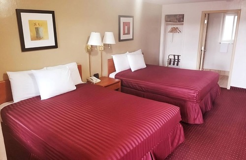 Williams House | Quiet, Comfortable Unit in Williams w/ Free Breakfast and Free Parking!