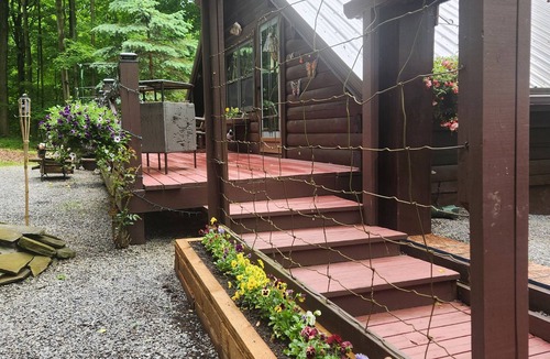 Munnsville Cabin | Quiet country setting awaits you!
