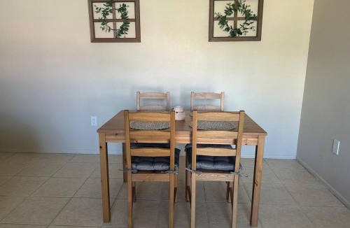 Park East House | Quiet Cozy Private Room Perfect for Work or Vacation RM2 shared home