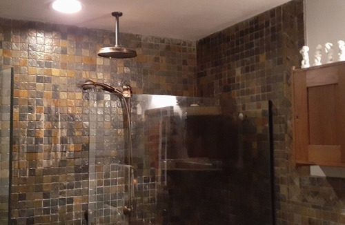 Lake Eola Heights House | Quiet Garden Retreat Downtown Orlando - Private Apartment, Shared Pool and Patio