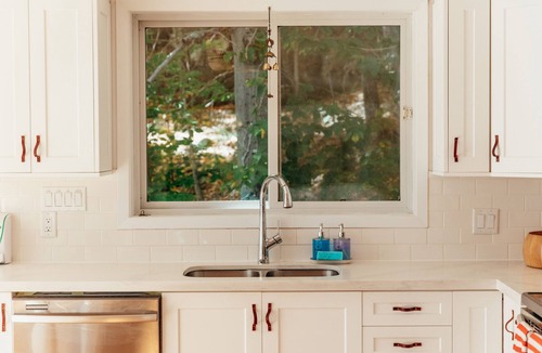 Baysville Cottage | Quiet Muskoka Bigwin Island Retreat