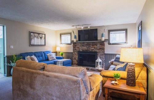 Acme Cottage | Quiet Retreat on the Creek!