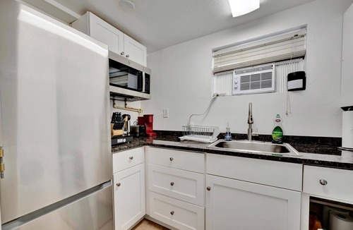 Sarasota Springs Apartment | Quiet Studio near Beaches & St Armands Circle