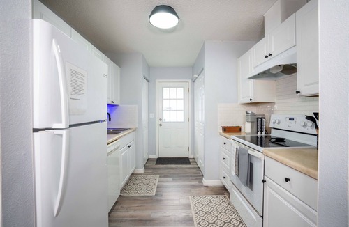 Tarpon Springs House | Quiet Tarpons Springs Unit Close to Everything the City has to Offer!