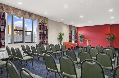 East Orange Hotel | Ramada by Wyndham East Orange