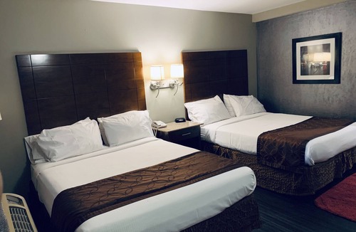 Rockville Centre Hotel | Ramada by Wyndham Rockville Centre
