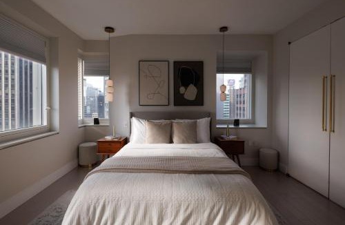 Central New York City Apartment | RARE Luxurious Apartment 1 Block From Time Square