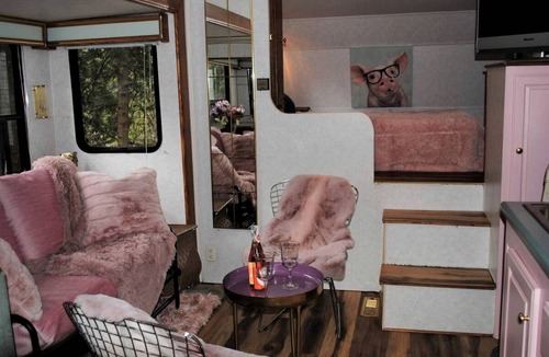 Markdale RV Rental | Recreational vehicle (RV) ∙ 1 bedroom ∙ 5 guests