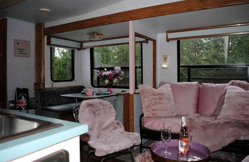 Markdale RV Rental | Recreational vehicle (RV) ∙ 1 bedroom ∙ 5 guests