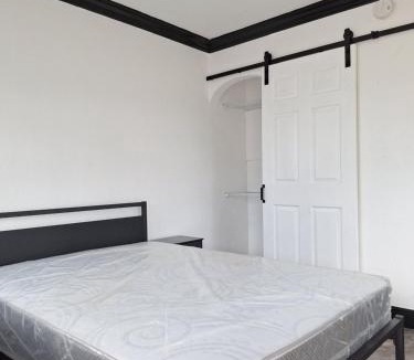 Campbell Hotel | Red Brick Inn
