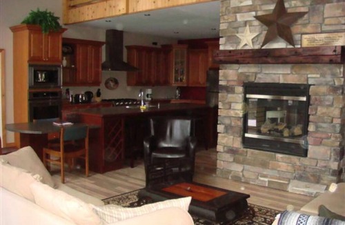 Kearney Cottage | Red Devil Six Bedroom Cottage Private Beach