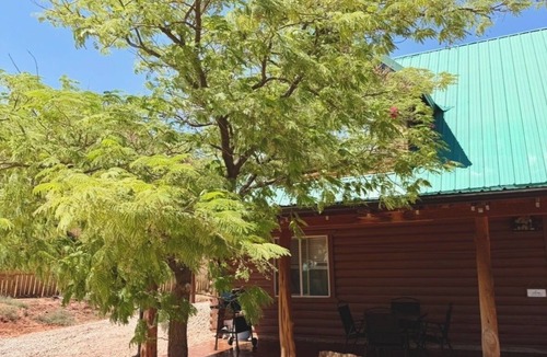 Kanab Cabin | Red Rock views Kanab Family getaway Secluded