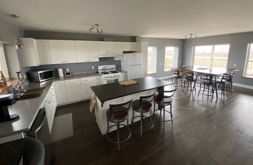 Meaford Ski Chalet | Red Roof Chalet in close proximity to beaches, trails, golf and Blue Mountains.